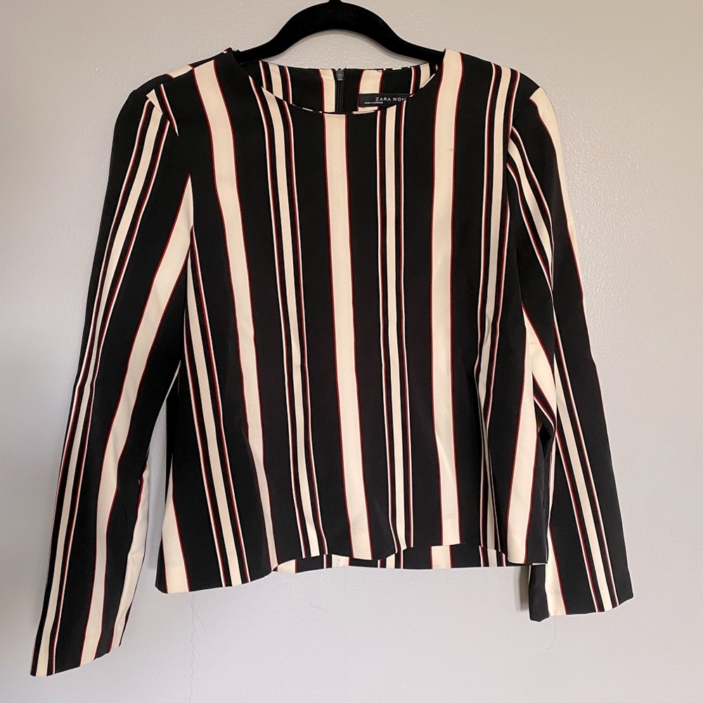 ZARA stripped blouse. Thicker material. Used in good condition ❤️🖤